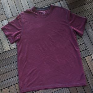 🌻5/$25🌻 Men’s Van Heusen Maroon T-Shirt